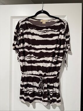 Michael Kors Black and White Zebra-Print Short Sleeve Drawstring Top
